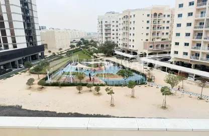 شقة - 2 غرف نوم - 3 حمامات للايجار في 15 مزايا - كيو بوينت - ليوان - دبي لاند - دبي