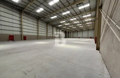 مستودع - استوديو للايجار في بوابة الخيل - القوز - دبي
