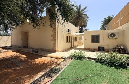 Villa - 4 Bedrooms - 5 Bathrooms for rent in Al Falaj - Al Riqqa - Sharjah