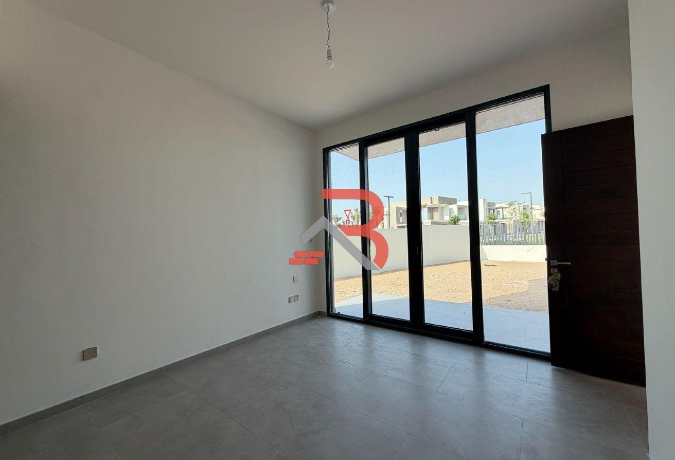 G+2 | Single Row | 6BR+Maid's | Private Elevator photo 2
