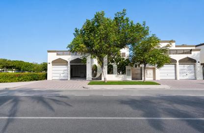 Villa - 3 - 4 for rent in District 5 - Jumeirah Park - Dubai