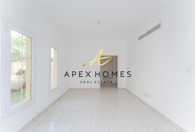 83660987 - Property Image 2
