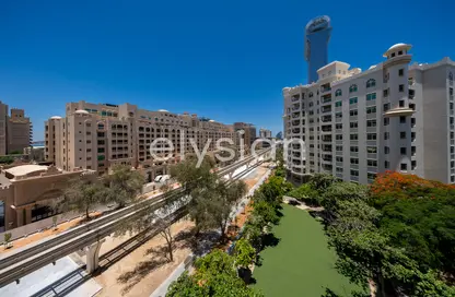 Apartment - 2 Bedrooms - 3 Bathrooms for rent in Al Sarrood - Shoreline Apartments - Palm Jumeirah - Dubai
