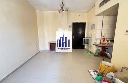 Apartment - Studio - 1 Bathroom for rent in Muwailih Building - Muwaileh - Sharjah