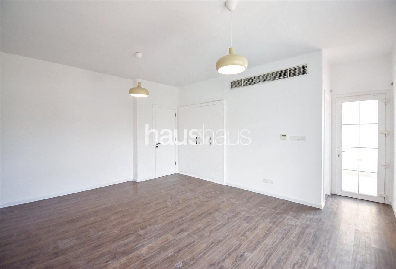 Fully Upgraded | Italian Kitchen | Vacant Now photo 10