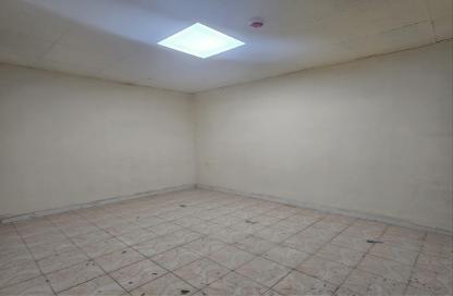 Labor Camp - Studio - 7+ Bathrooms for rent in Al Sajaa S - Al Sajaa - Sharjah