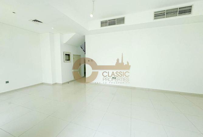 74245982 - Property Image 3