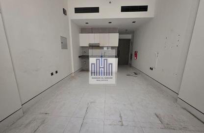 Apartment - Studio - 1 Bathroom for rent in Sarab 2 - Aljada - Sharjah