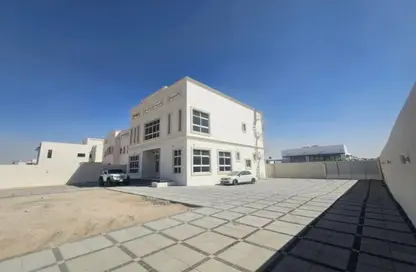 Villa - 5 Bedrooms - 6 Bathrooms for rent in Al Aweer 1 - Al Aweer - Dubai