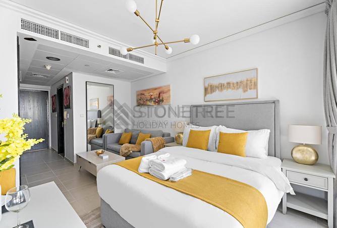 Modern Studio | Near Metro photo 3