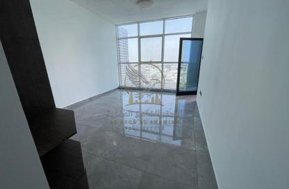 Apartment - 1 - 2 for rent in Burj Al Majaz Tower - Al Majaz 2 - Al Majaz - Sharjah