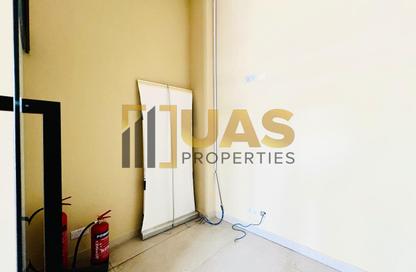 Shop - Studio for rent in Al Nasr Central Building - Oud Metha - Bur Dubai - Dubai