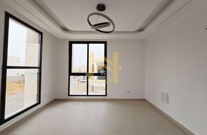 عمارة بالكامل - 7+ - 7+ للايجار في أم الثعوب - أم القيوين