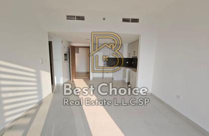 Apartment - 1 - 2 for rent in Jawaher Residences 1 - Jawaher Residences - Maryam Island - Al Khan - Sharjah