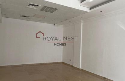 Shop - Studio - 1 Bathroom for rent in Building Y03 - England Cluster - International City - Dubai