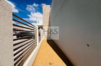 Townhouse - 1 - 2 for rent in Rukan 3 - Rukan - Dubai