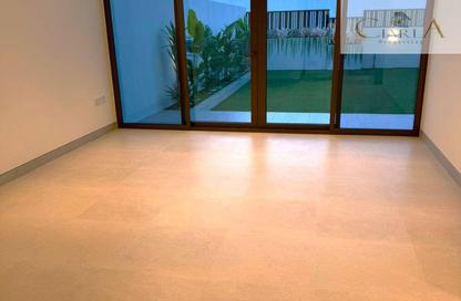 Townhouse - 2 Bedrooms - 4 Bathrooms for rent in Nad Al Dhabi - Al Jubail Island - Abu Dhabi