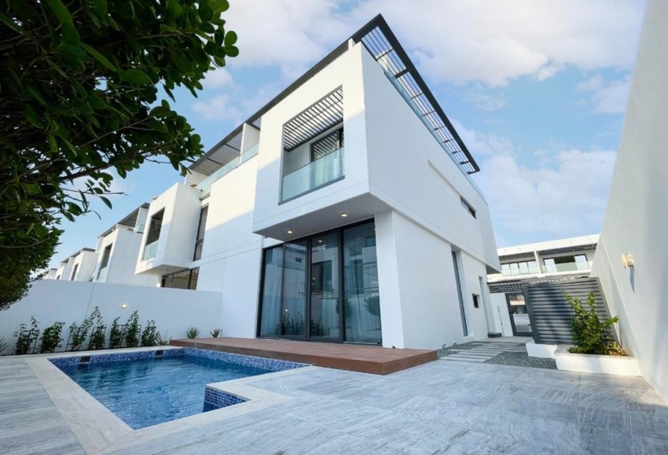 Ready 4br Villa | Waterfront Living | 10% Discount
