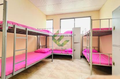 Labor Camp - Studio - 7+ for rent in M-33 - Mussafah Industrial Area - Mussafah - Abu Dhabi