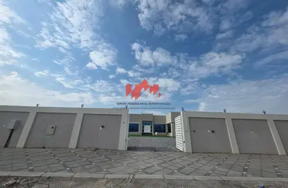 Villa - 5 Bedrooms - 7 Bathrooms for rent in Al Ghub - Ras Al Khaimah