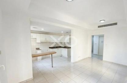 Villa - 3 Bedrooms - 3 Bathrooms for rent in Springs 2 - The Springs - Dubai Villa - 3 Bedrooms - 3 Bathrooms for rent in Springs 2 - The Springs - Dubai