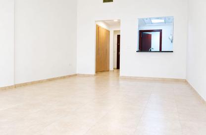 Apartment - 1 - 1 for rent in Building F03 - CBD (Central Business District) - International City - Dubai