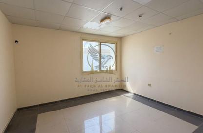 Warehouse - Studio - 1 for rent in Al Jlail - Al Sajaa - Sharjah