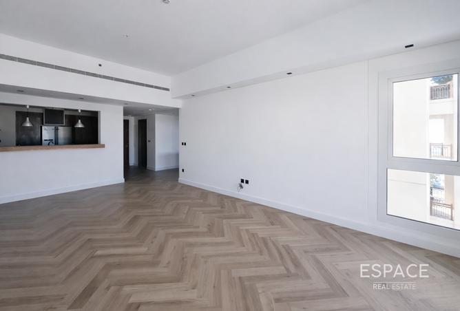 73841211 - Property Image 2