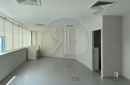 مكتب - استوديو - 1 حمام للايجار في برج الأعمال - الخليج التجاري - دبي