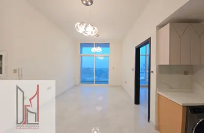 شقة - غرفة نوم - 1 حمام للايجار في سكايز من دانوب - ارجان - دبي