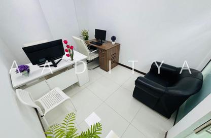 Office Space - Studio - 1 Bathroom for rent in Al Fajer Complex - Oud Metha - Bur Dubai - Dubai