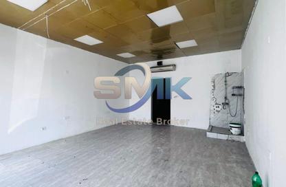 Retail - Studio - 1 Bathroom for rent in England Cluster - International City - Dubai