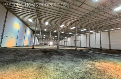 Warehouse - Studio - 4 Bathrooms for rent in Umm Al Thuoob - Umm Al Quwain