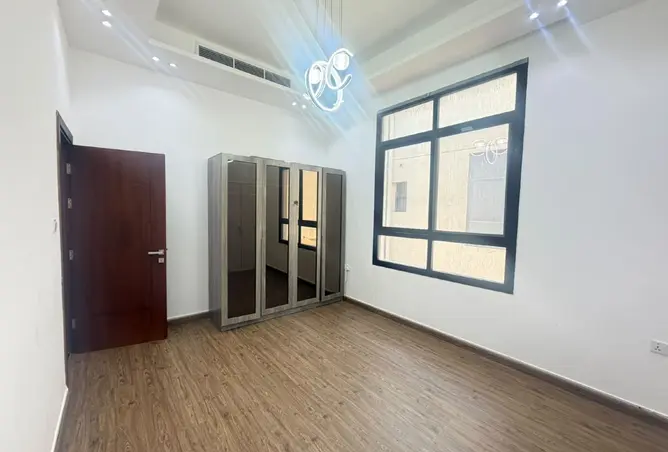 163692405 - Property Image 2
