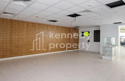 Shop - Studio for rent in Al Hanaa Centre - Al Jafiliya - Dubai
