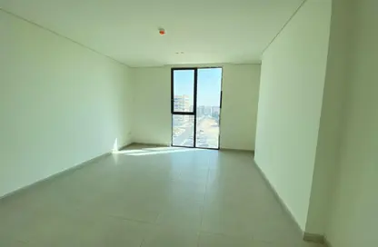 شقة - 2 غرف نوم - 3 حمامات للايجار في الزاهية - تجارية مويلح - الشارقة