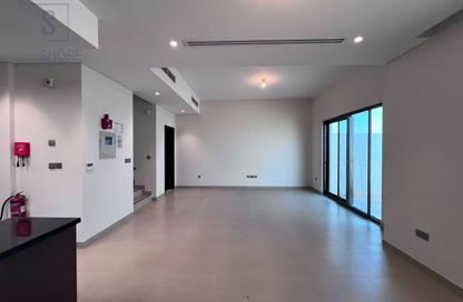 Townhouse - 2 - 3 for sale in Bloom Living - Zayed City (Khalifa City C) - Khalifa City - Abu Dhabi