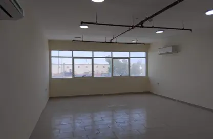 Office Space - 1 Bedroom for rent in Mussafah Industrial Area - Mussafah - Abu Dhabi