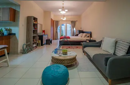 شقة - 1 حمام للايجار في مابل 1 - حدائق الإمارات 2 - قرية جميرا الدائرية - دبي