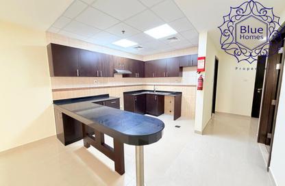 Apartment - 1 - 2 for rent in Infinity Building - Sheikh Zayed Road - Dubai