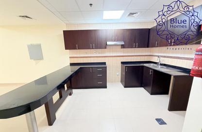 Apartment - 1 - 2 for rent in Infinity Building - Sheikh Zayed Road - Dubai