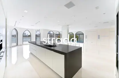 Villa - 5 Bedrooms - 7 Bathrooms for rent in Garden Homes Frond D - Garden Homes - Palm Jumeirah - Dubai