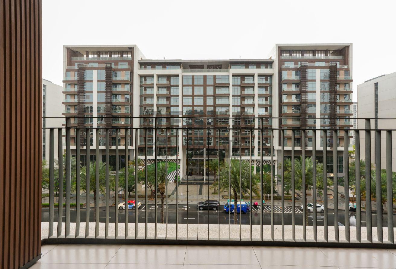 Ready to Move in | Brand New | Spacious Layout