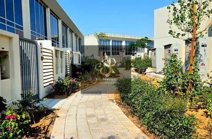 تاون هاوس - غرفة نوم - 2 حمامات للايجار في روكان 3 - روكان - دبي لاند - دبي