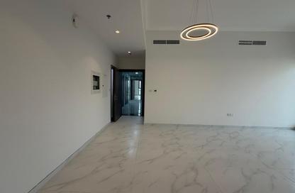 Apartment - 2 - 3 for rent in RBK Building - Jumeirah Garden City - Al Satwa - Dubai