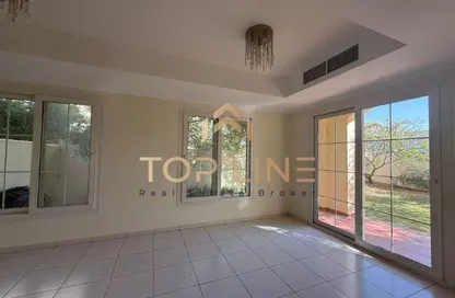 فيلا - 2 غرف نوم - 3 حمامات للايجار في الينابيع 4 - الينابيع - دبي