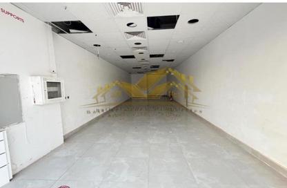 Shop - Studio - 1 Bathroom for rent in Jumeirah Garden City - Al Satwa - Dubai