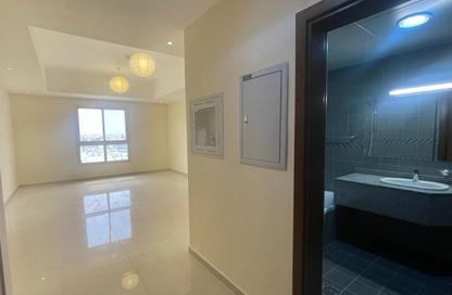 Apartment - Studio - 1 Bathroom for rent in Bawabat Al Sharq - Baniyas East - Baniyas - Abu Dhabi