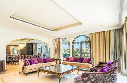 Villa - 4 - 5 for rent in Garden Homes Frond M - Garden Homes - Palm Jumeirah - Dubai
