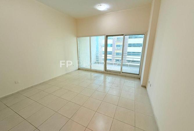 70700090 - Property Image 2